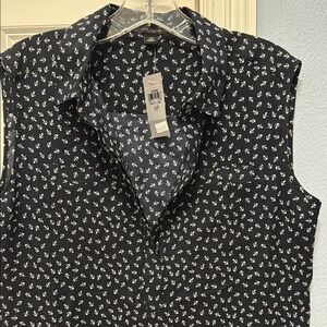 Ann Taylor Navy and White Button Down Sleeveless Shirt Notched Collar